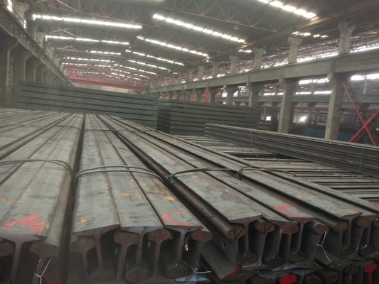 डीआईएन 536 ए 100 क्रेन रेल, ट्रेन रेल स्टील 12 मीटर 10 मीटर आकार 900 ए सामग्री: